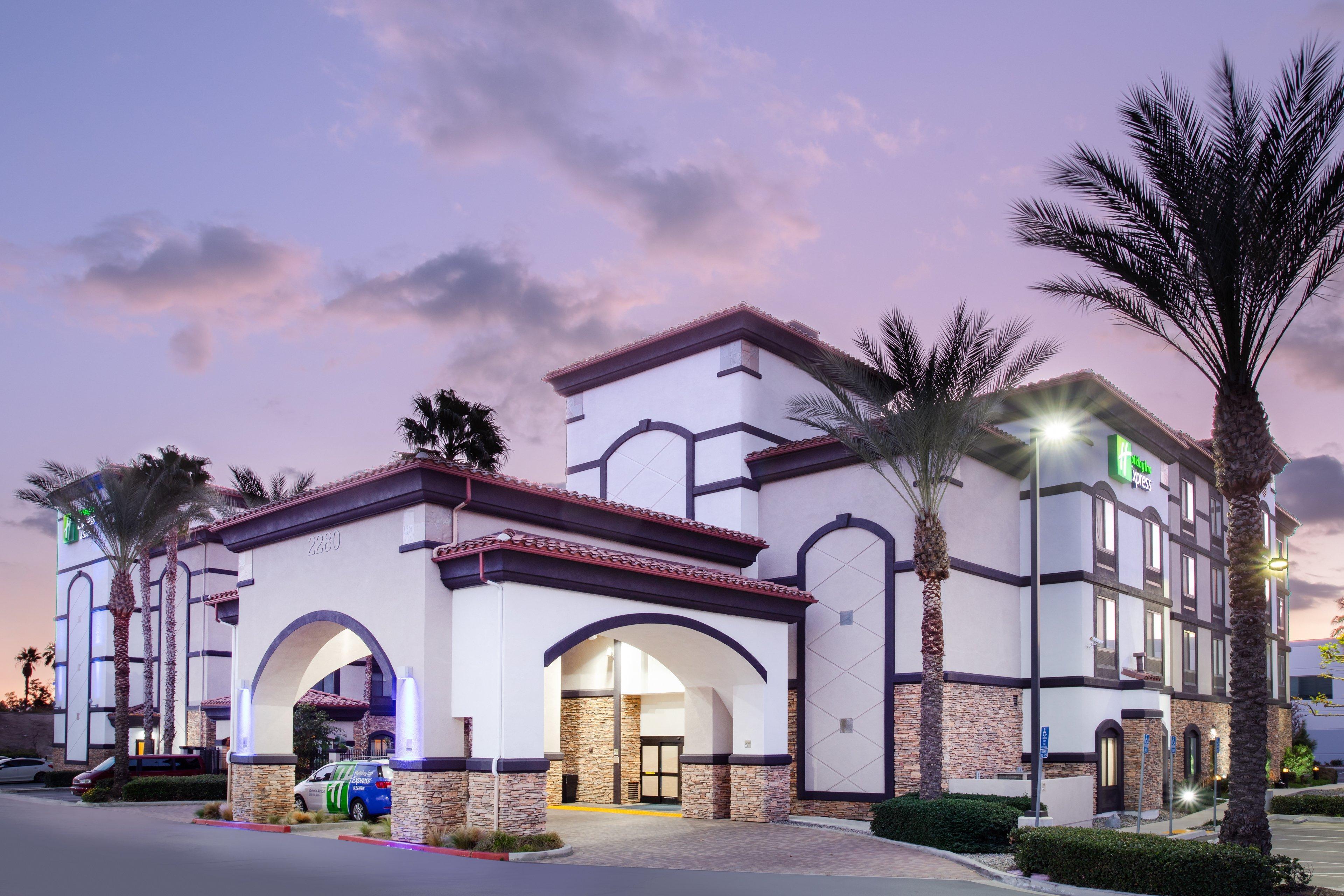 Holiday Inn Express Ontario By Ihg Creekside Buitenkant foto