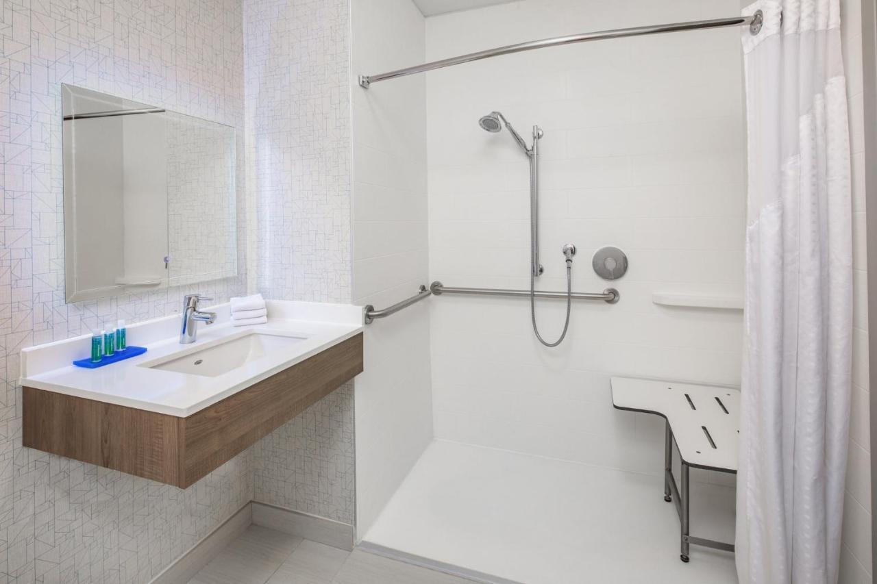 Holiday Inn Express Ontario By Ihg Creekside Buitenkant foto