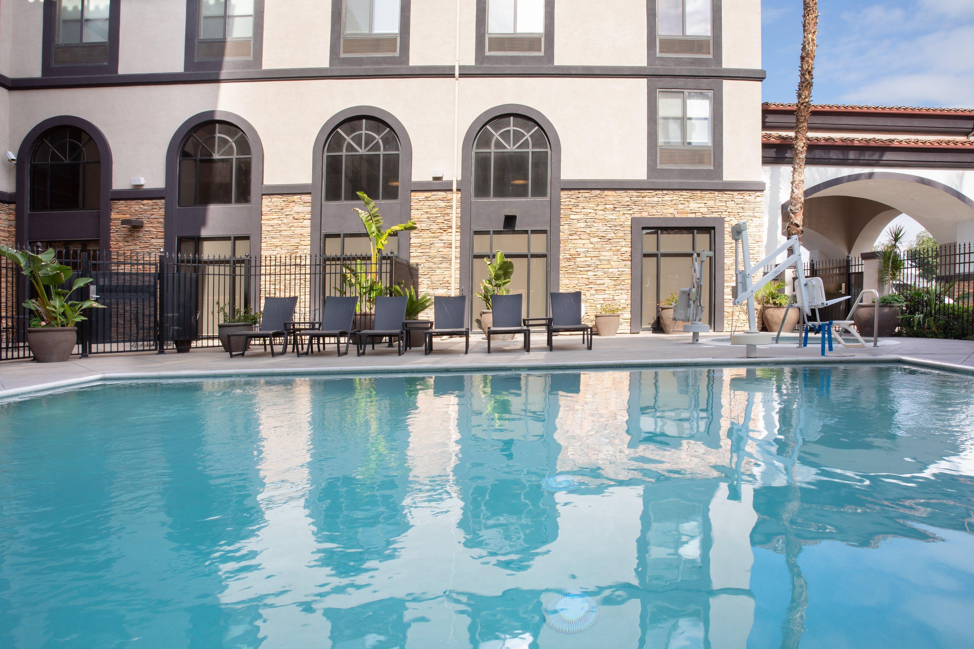 Holiday Inn Express Ontario By Ihg Creekside Buitenkant foto