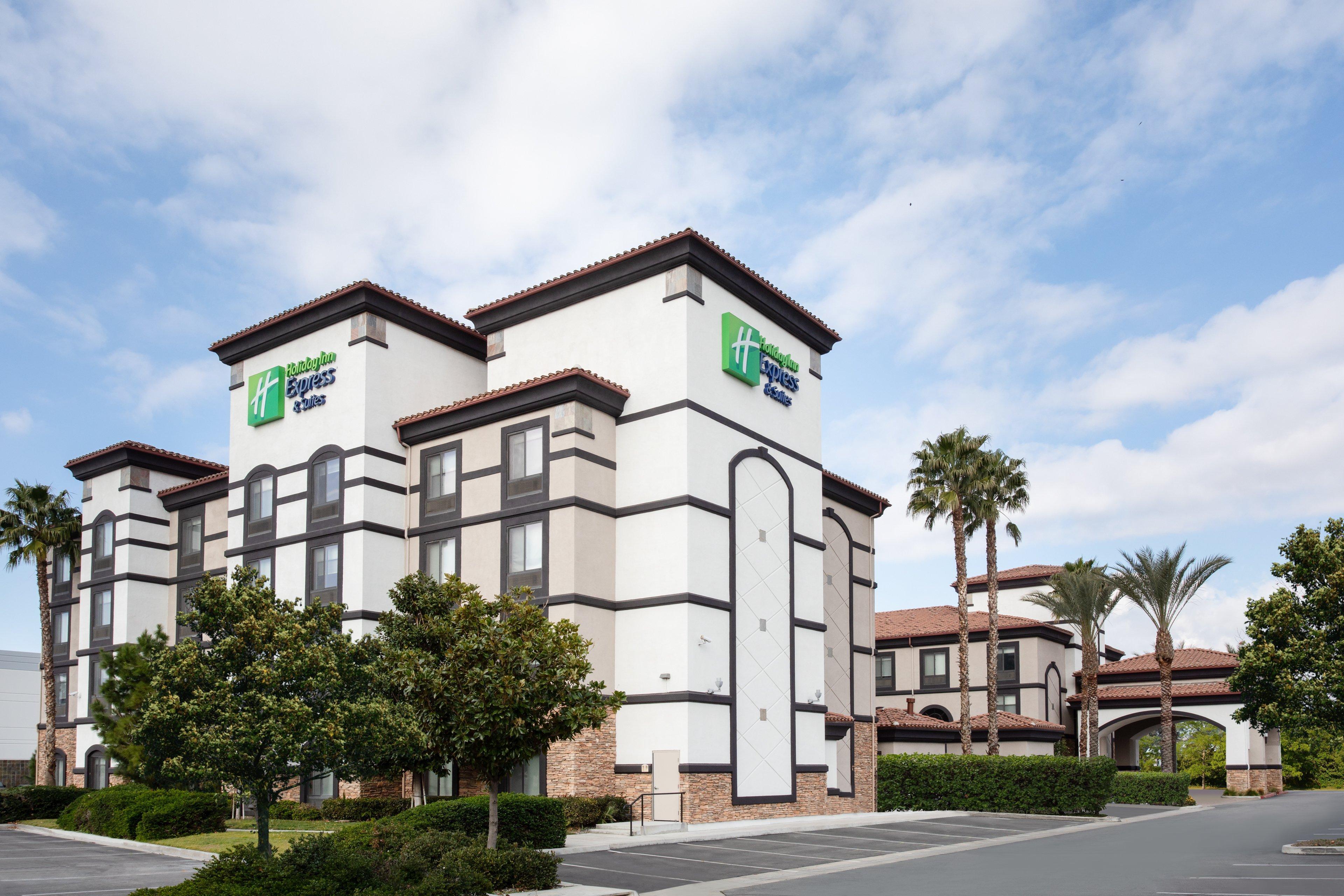 Holiday Inn Express Ontario By Ihg Creekside Buitenkant foto