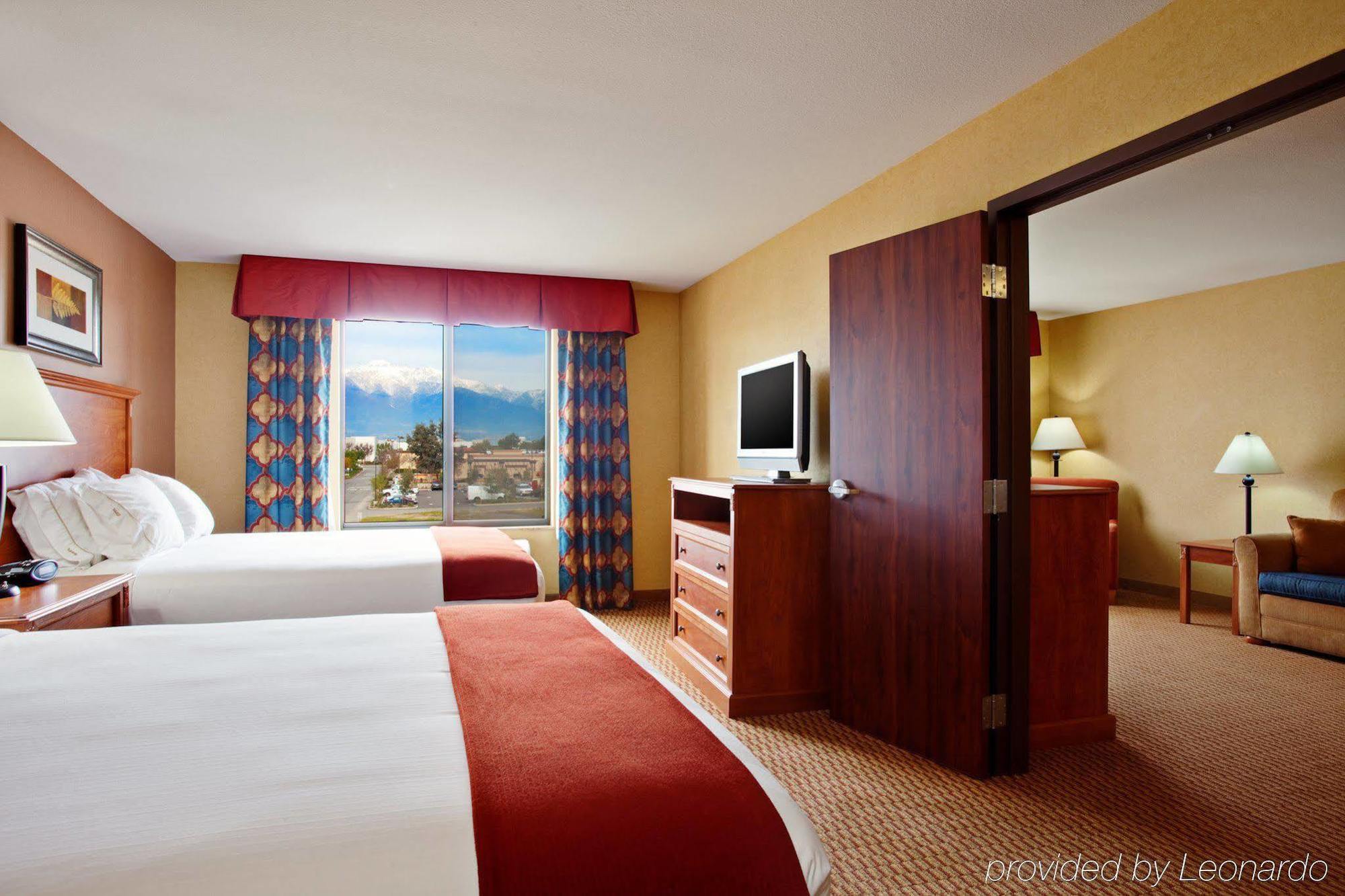 Holiday Inn Express Ontario By Ihg Creekside Buitenkant foto